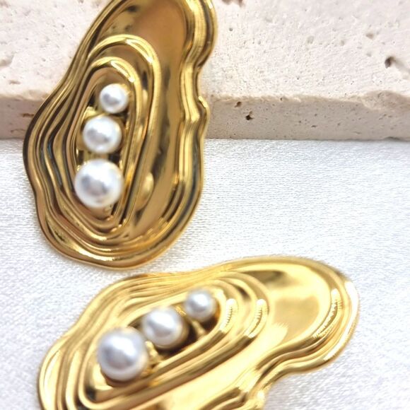 New ANTHRO 18k Gold Ss Oyster Pearl Stud Earrings - Picture 5 of 8